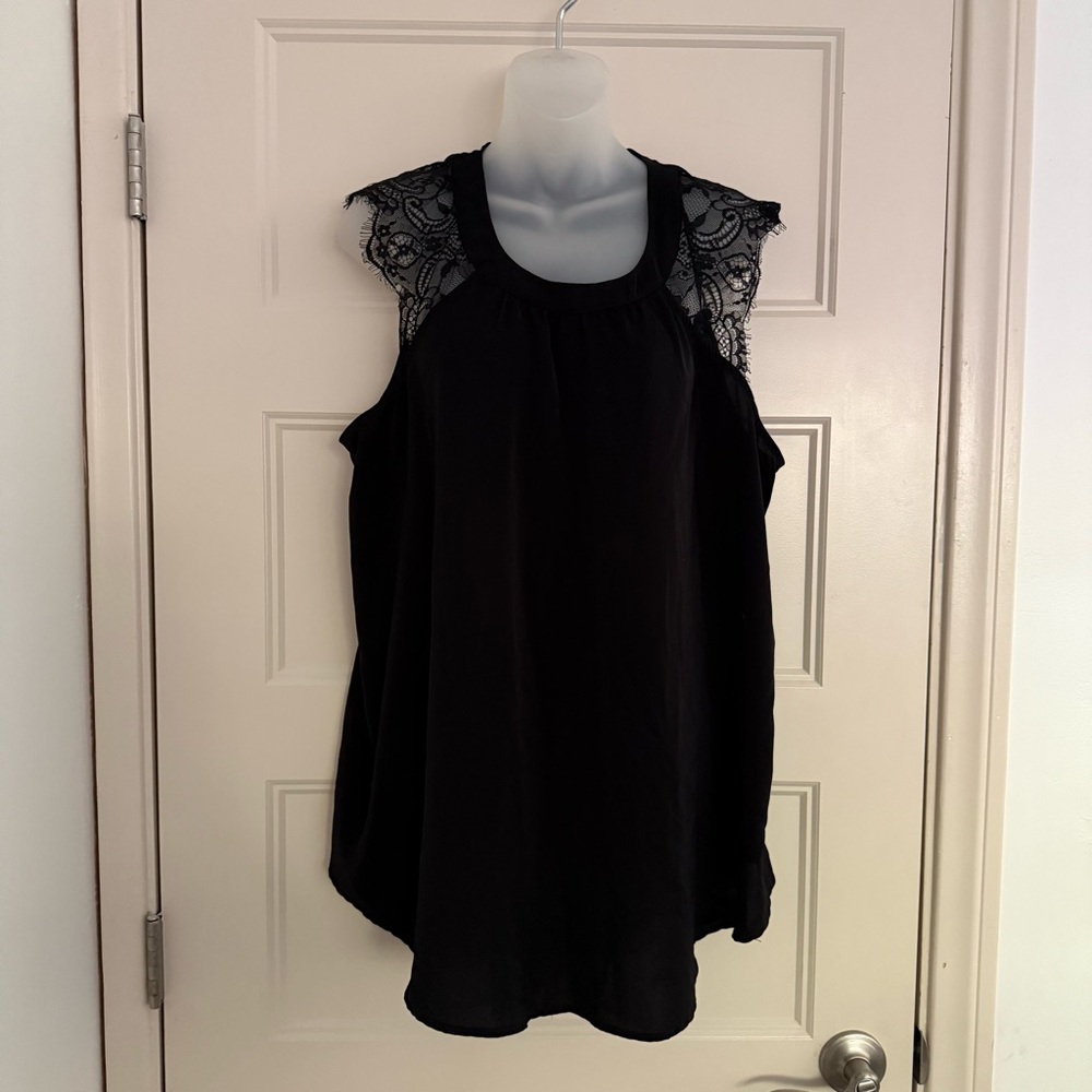 ⭐️ 5 for $25. Torrid top
